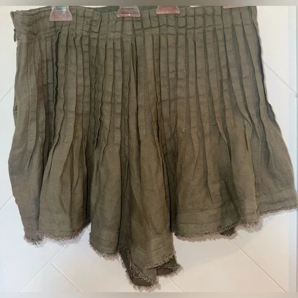 NWOT Moss Green Anthropologie Pleated Linen skirt shorts 12 - Picture 8 of 13